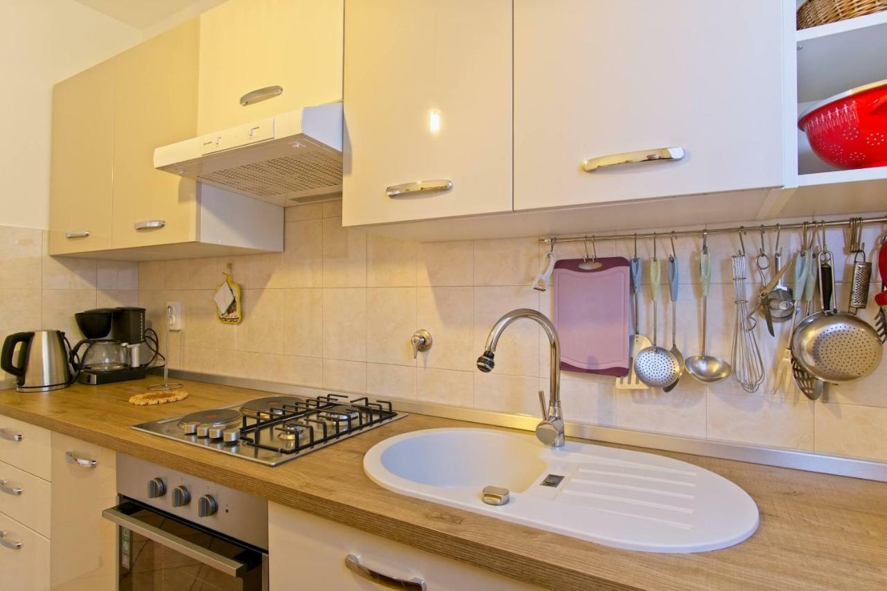 Apartmani Dorita Mali Lošinj Eksteriør billede