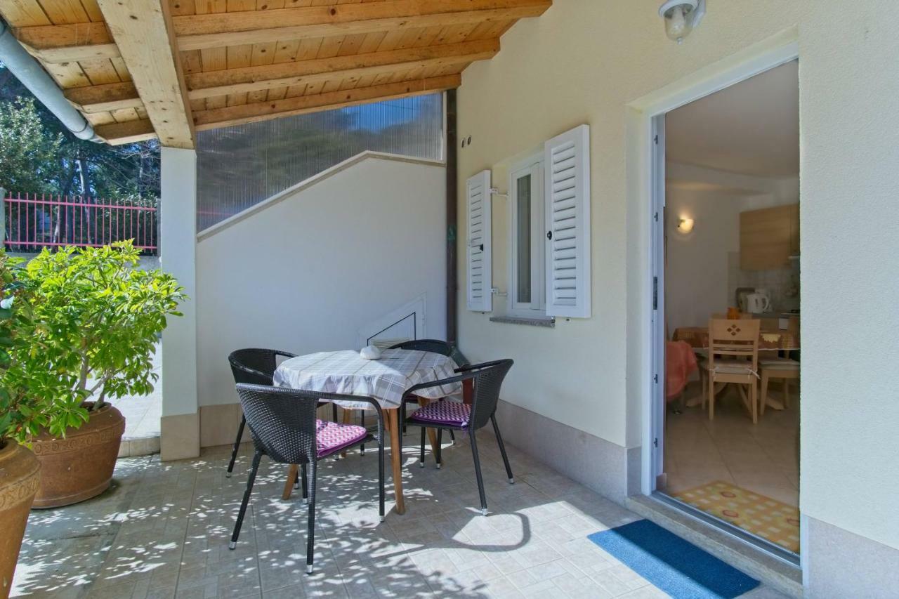 Apartmani Dorita Mali Lošinj Eksteriør billede