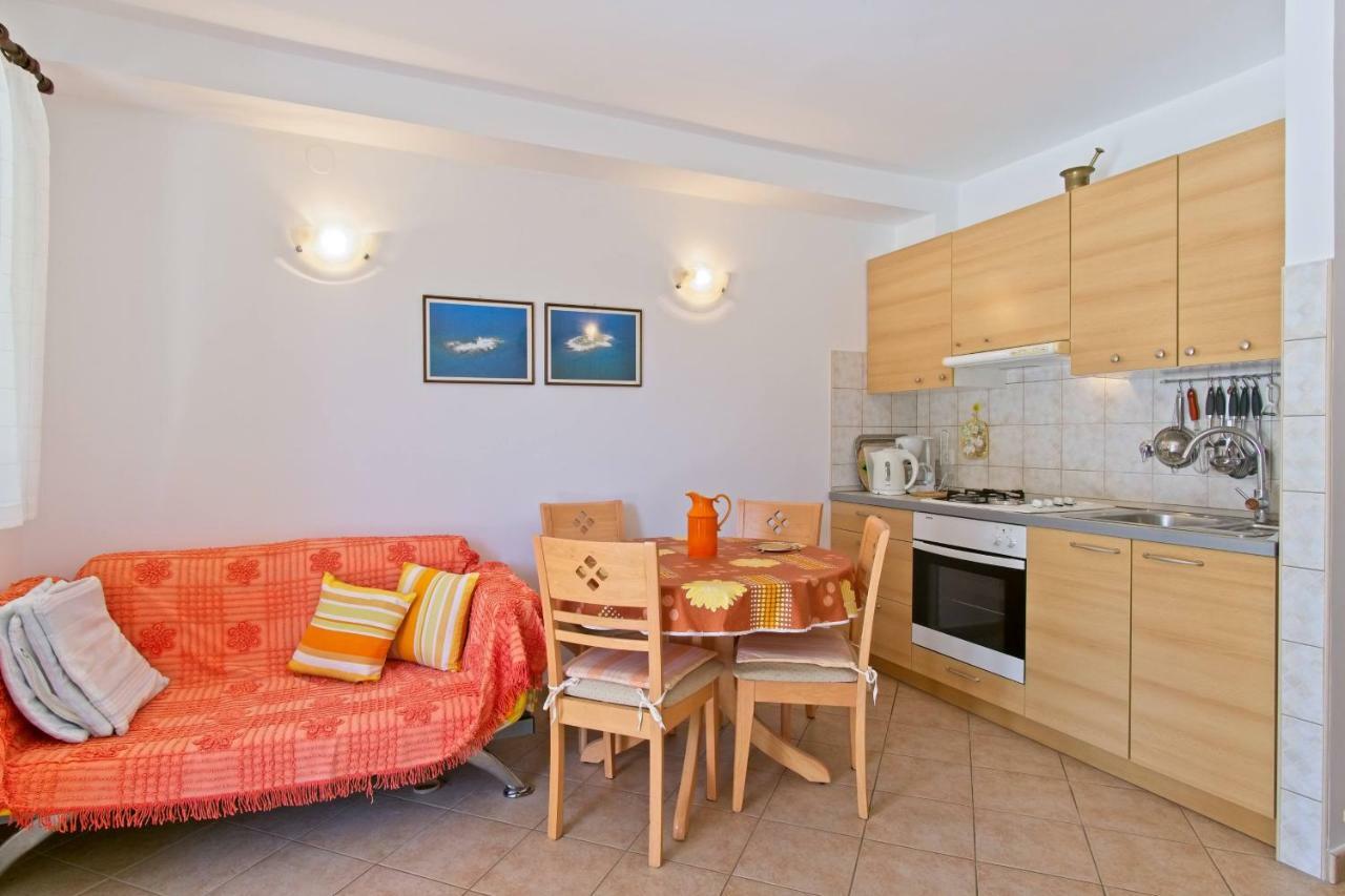 Apartmani Dorita Mali Lošinj Eksteriør billede
