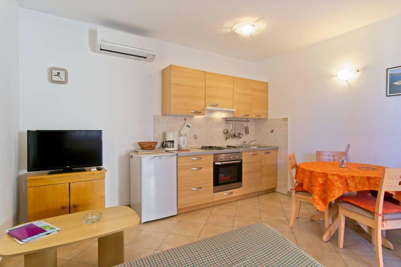 Apartmani Dorita Mali Lošinj Eksteriør billede
